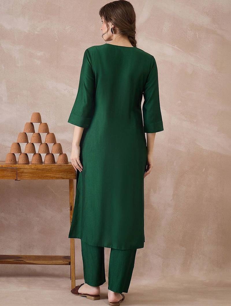 Women Regular Liva Kurta with Trousers