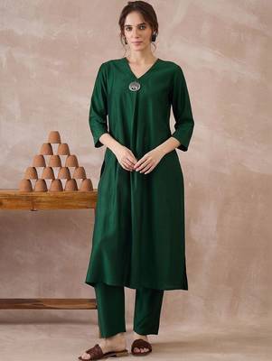 Women Regular Liva Kurta with Trousers 1