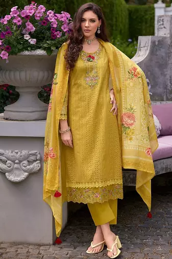 Women Floral Embroidered Thread Work Kurta with Trousers & With Dupatta