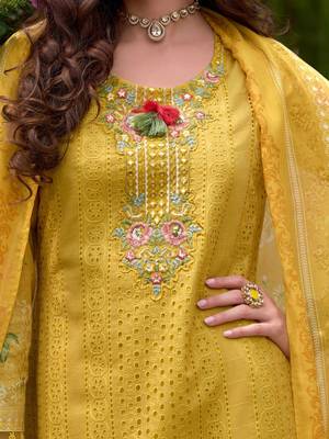 Women Floral Embroidered Thread Work Kurta with Trousers & With Dupatta 2