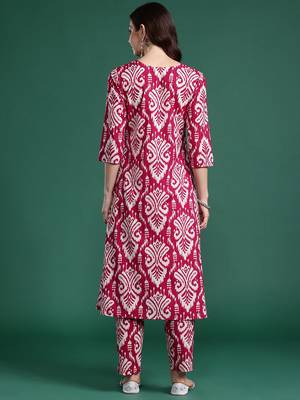 Women Ethnic Motifs Printed Pure Cotton Kurta with Trousers 5