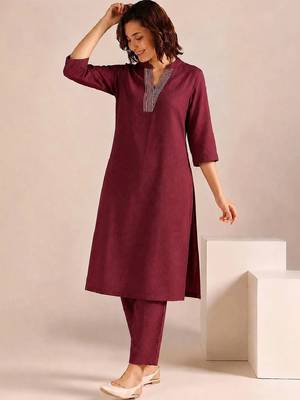 Women Regular Thread Work Kurta with Trousers 1