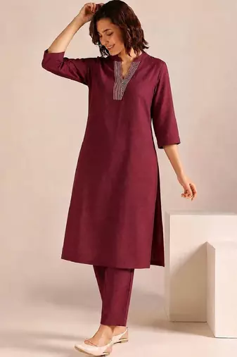 Women Regular Thread Work Kurta with Trousers
