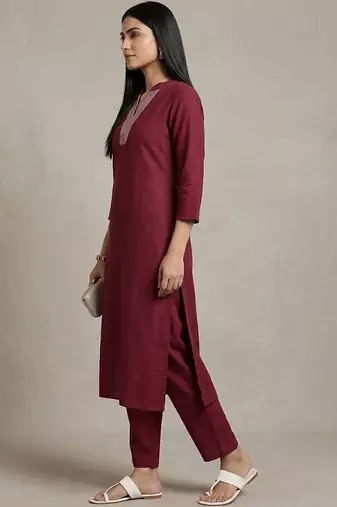 Women Regular Thread Work Kurta with Trousers