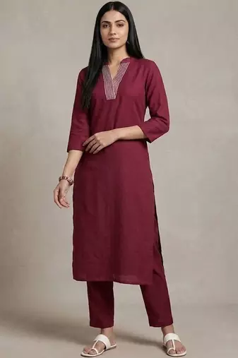 Women Regular Thread Work Kurta with Trousers
