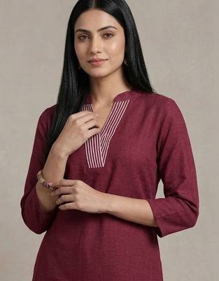 Women Regular Thread Work Kurta with Trousers 4