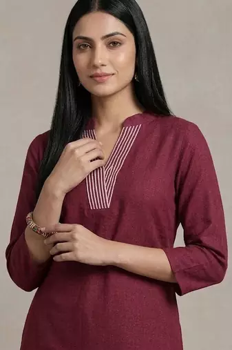 Women Regular Thread Work Kurta with Trousers