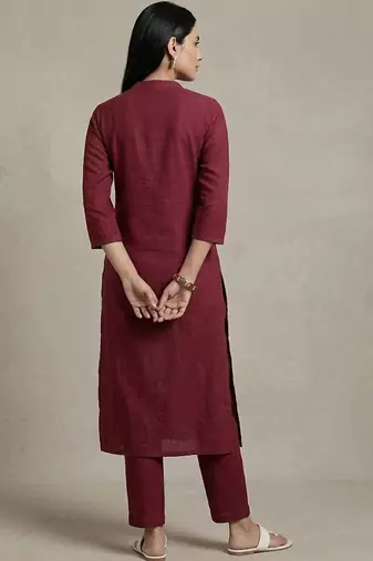 Women Regular Thread Work Kurta with Trousers