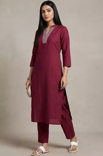 Women Regular Thread Work Kurta with Trousers