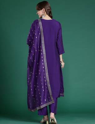 Ethnic Motifs Embroidered Sequinned Kurta with Trousers & Dupatta 7