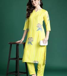 Floral Printed Regular Kurta with Trousers