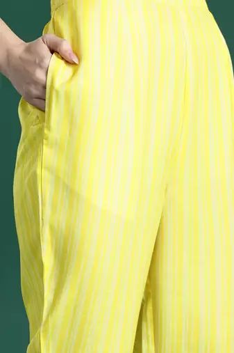 Floral Printed Regular Kurta with Trousers