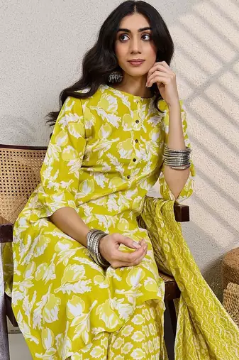 Women Floral Printed Regular Pure Cotton Kurta with Trousers & With Dupatta