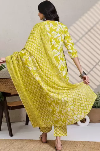 Women Floral Printed Regular Pure Cotton Kurta with Trousers & With Dupatta