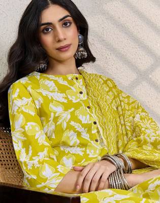 Women Floral Printed Regular Pure Cotton Kurta with Trousers & With Dupatta 7