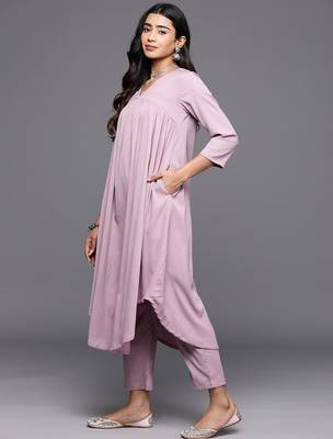 Women Solid V Neck Gathered Empire Kurta with Solid Trousers 5