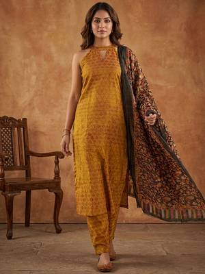 Women Regular Kurta with Trousers & With Dupatta 1