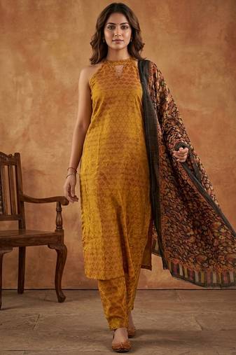 Women Regular Kurta with Trousers & With Dupatta