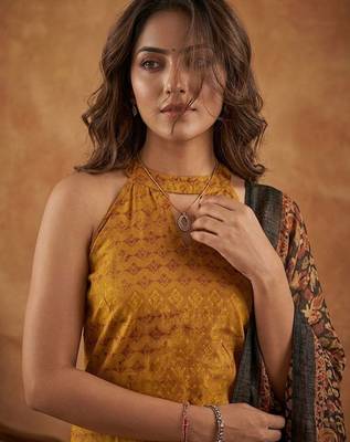 Women Regular Kurta with Trousers & With Dupatta 2