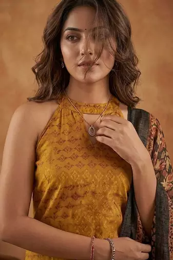 Women Regular Kurta with Trousers & With Dupatta