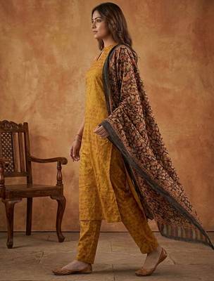 Women Regular Kurta with Trousers & With Dupatta 3