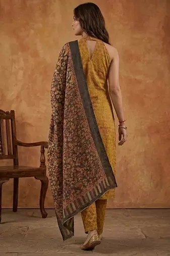 Women Regular Kurta with Trousers & With Dupatta