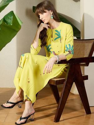 Women Viscose Rayon Ethnic Motifs Printed Regular Kurta with Trousers 2