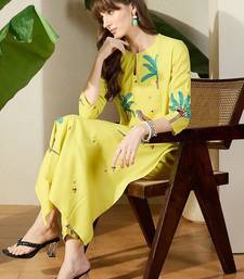 Women Viscose Rayon Ethnic Motifs Printed Regular Kurta with Trousers