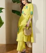 Women Viscose Rayon Ethnic Motifs Printed Regular Kurta with Trousers