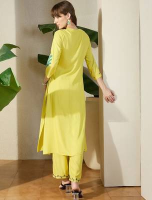 Women Viscose Rayon Ethnic Motifs Printed Regular Kurta with Trousers 5