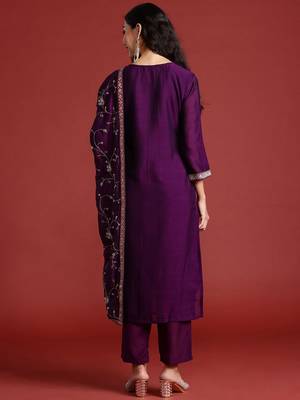 Floral Embroidered Sequinned Kurta With Trousers & Dupatta 7