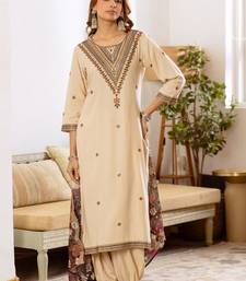 Women Floral Embroidered Regular Thread Work Kurta with Patiala & With Dupatta