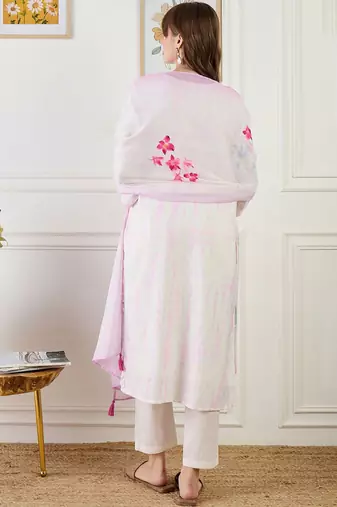 Women Floral Printed Regular Linen Kurta & Trousers With Floral Dupatta