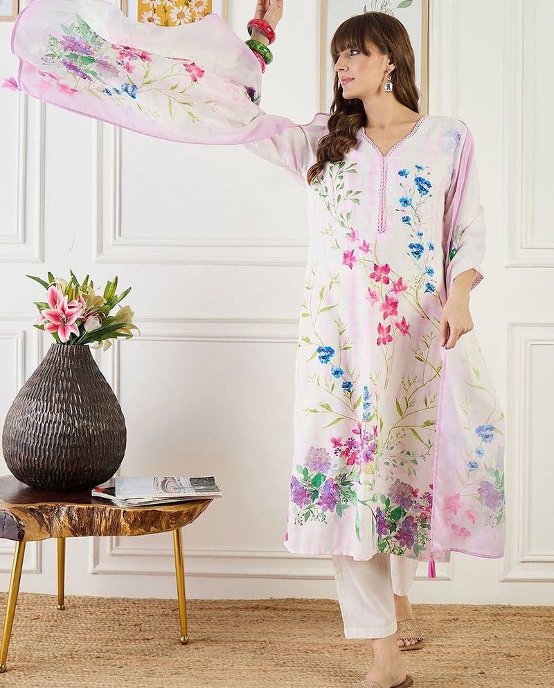 Women Floral Printed Regular Linen Kurta & Trousers With Floral Dupatta