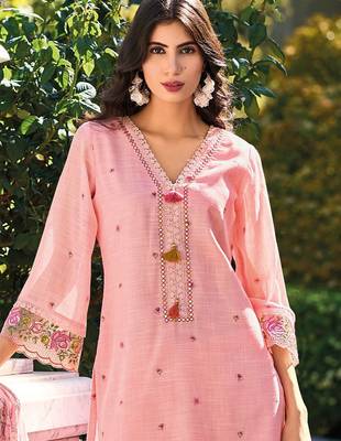 Women Floral Embroidered Thread Work Linen Kurta with Trousers & With Dupatta 3