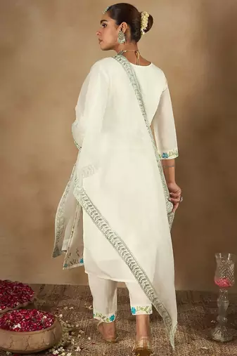 Women Floral Embroidered Regular Thread Work Kurta with Trousers & With Dupatta