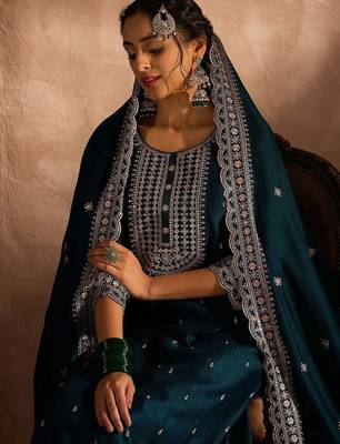 Ethnic Motifs Embroidered Thread Work Straight Kurta with Trouser & Dupatta 2