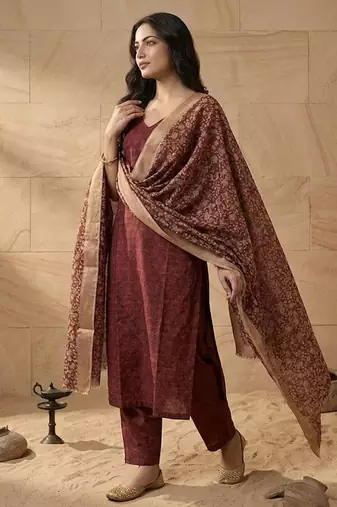 Women Regular Kurta with Trousers & With Dupatta
