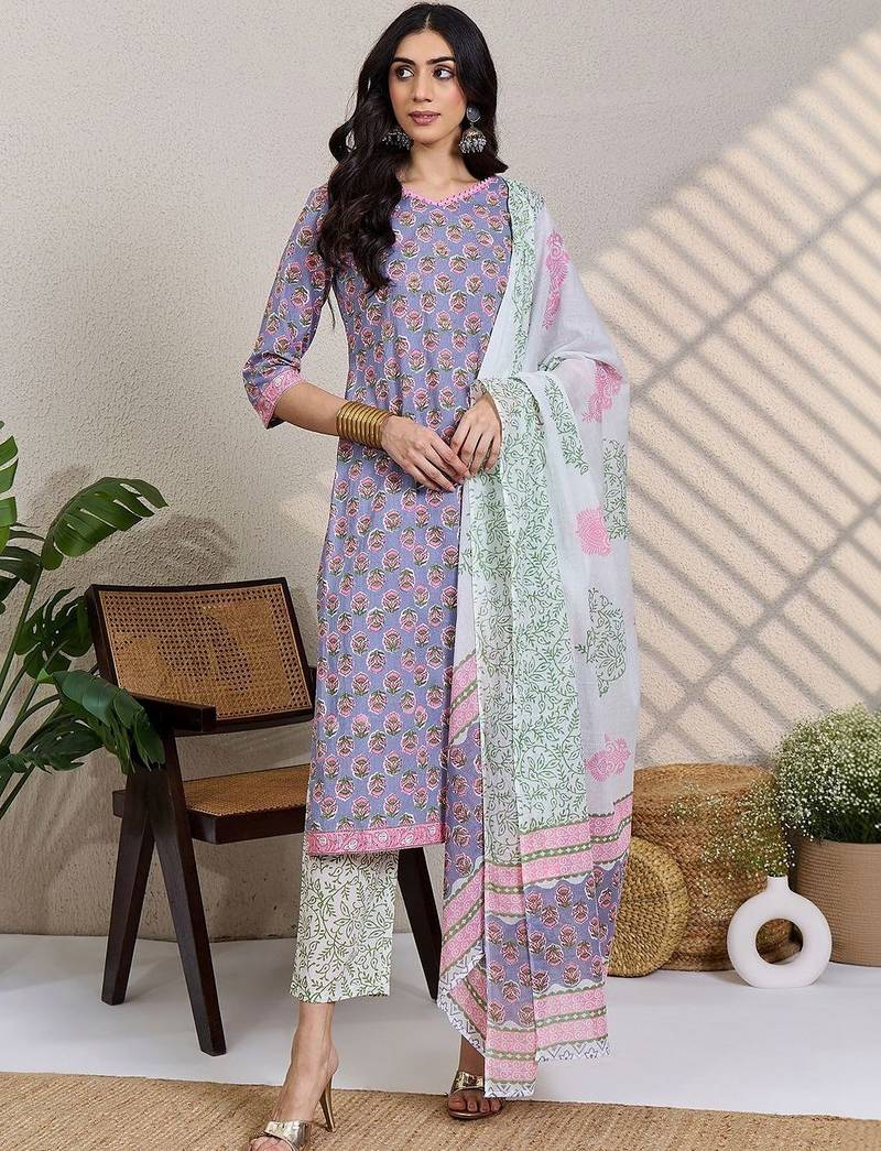 Women Floral Printed Regular Pure Cotton Kurta with Trousers & With Dupatta