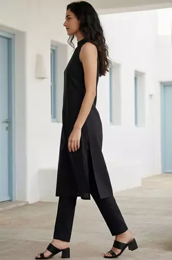 Women Regular Kurta with Trousers