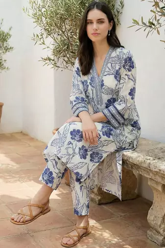 Women Floral Printed Regular Pure Cotton Kurta with Trousers