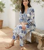 Women Floral Printed Regular Pure Cotton Kurta with Trousers
