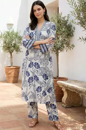 Women Floral Printed Regular Pure Cotton Kurta with Trousers