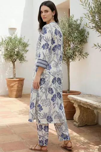 Women Floral Printed Regular Pure Cotton Kurta with Trousers