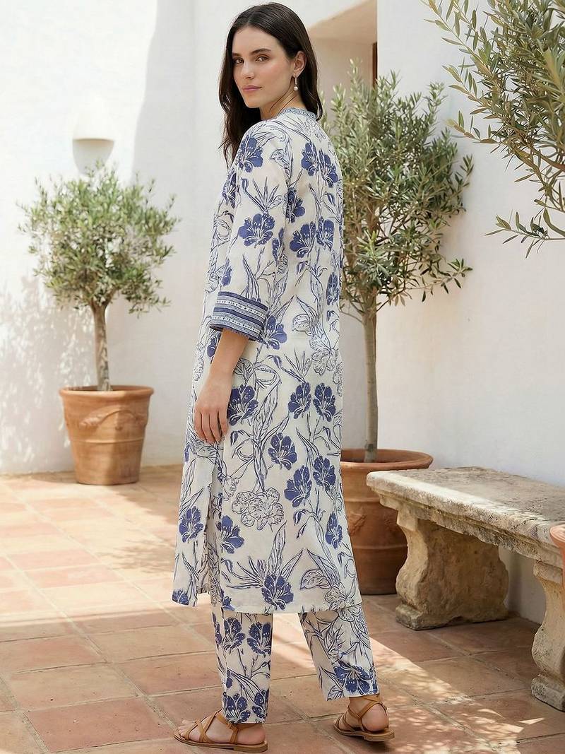 Women Floral Printed Regular Pure Cotton Kurta with Trousers