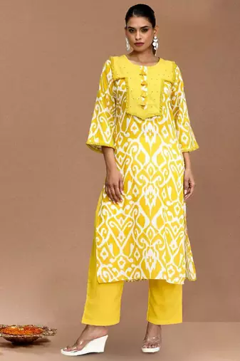 Women Ethnic Motifs Printed Regular Kurta with Trouser