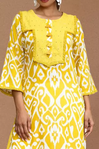 Women Ethnic Motifs Printed Regular Kurta with Trouser