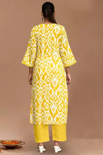Women Ethnic Motifs Printed Regular Kurta with Trouser
