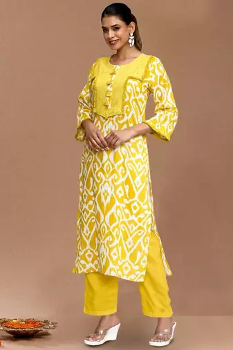 Women Ethnic Motifs Printed Regular Kurta with Trouser