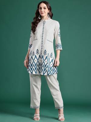 Printed Kurta with Trousers 1